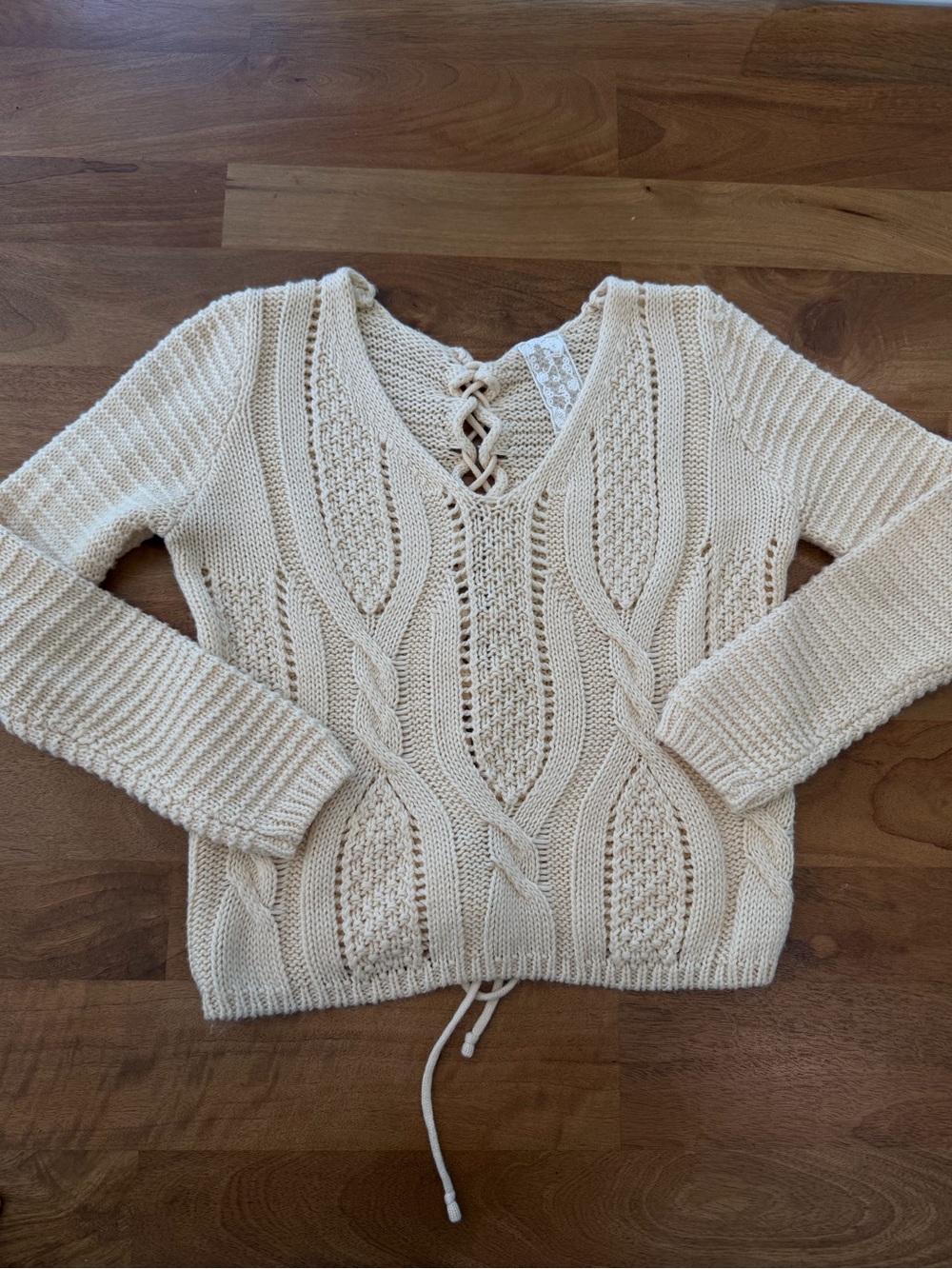 Sadie & Sage Cream Cable-Knit V-Neck Sweater with Lace-Up Back - Size Small